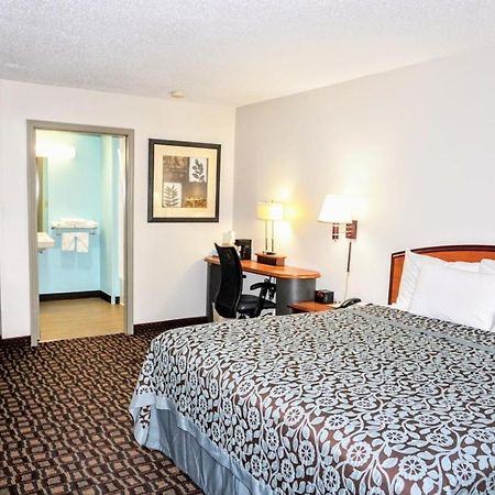 Days Inn By Wyndham Augusta Wheeler Road Exterior foto