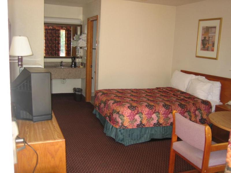 Days Inn By Wyndham Augusta Wheeler Road Exterior foto